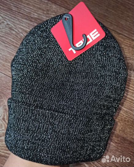 Шапки женские, новые