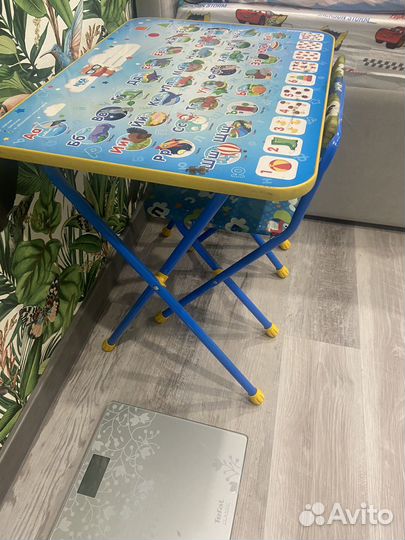Детский столик