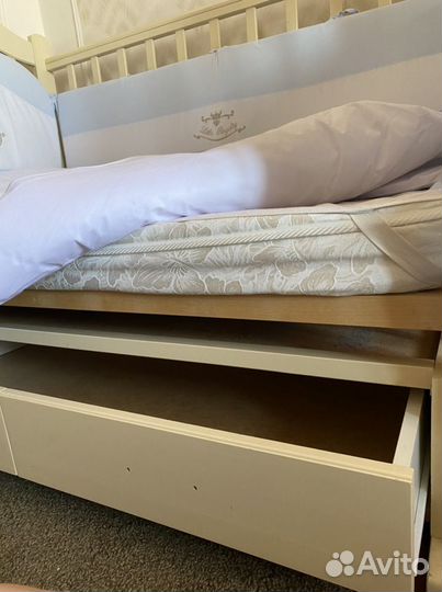 Кроватка с маятником