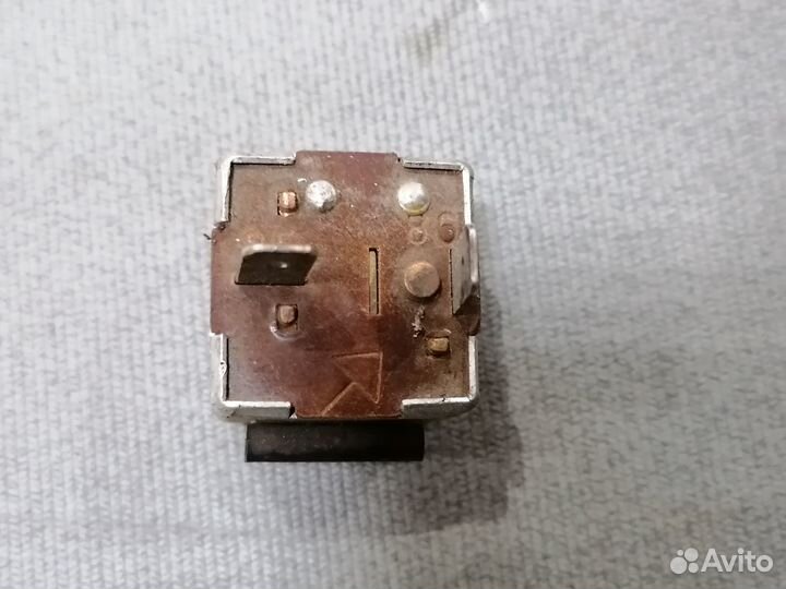 Реле двухконтактное 273203 Volvo 343 1984-1991