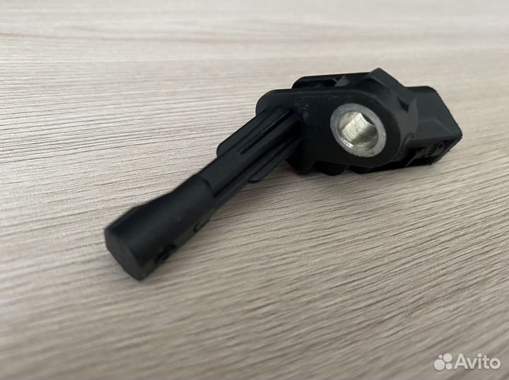 Датчик ABS (абс) VAG 1KO 927 808