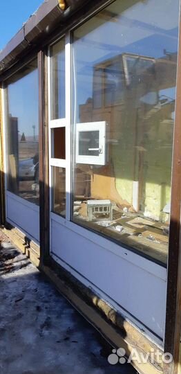 Окно с дверью