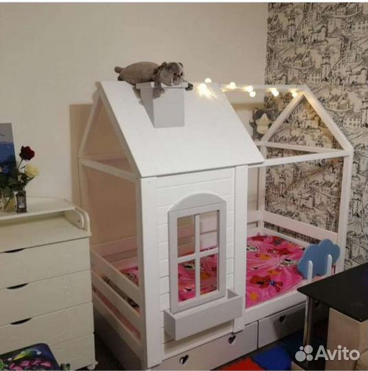 Детская кровать из массива