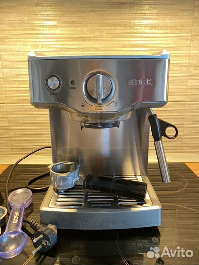 Кофеварка Bork c700