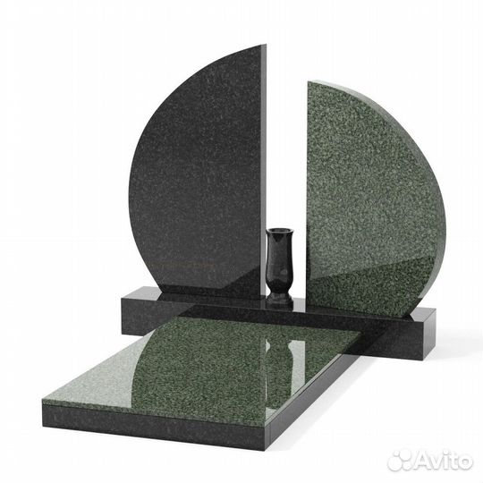Памятник из камня балтик грин