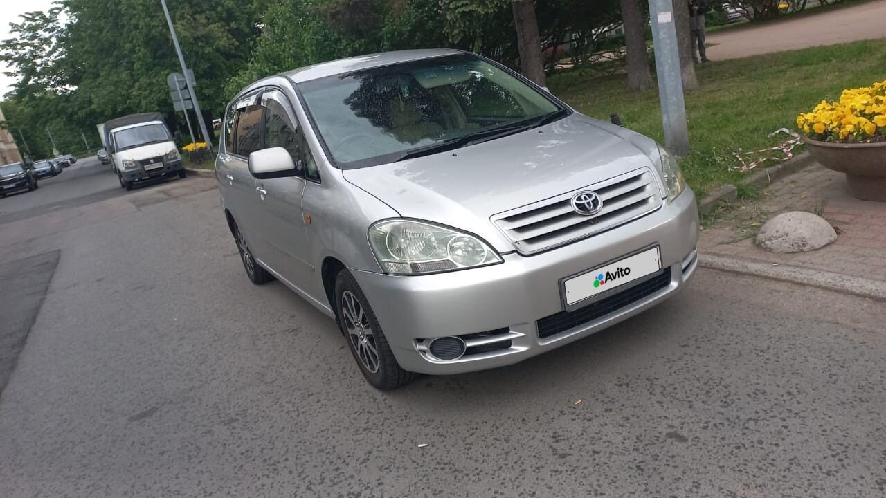 Toyota Ipsum: фото владельца