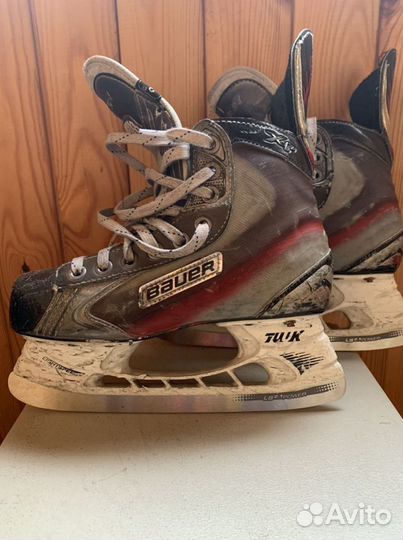 Коньки хоккейные