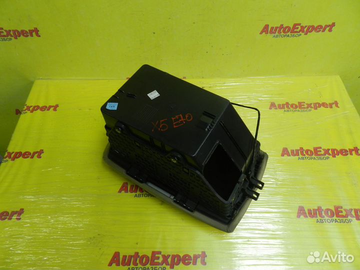Подлокотник BMW X5 E70