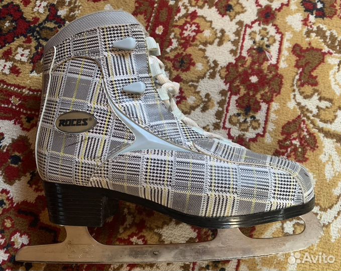 Коньки фигурные женские 41 размер