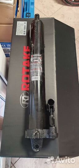 Цилиндр гидравлический удлиненный с двухштоковый