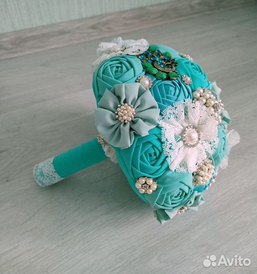 Брошь-букет