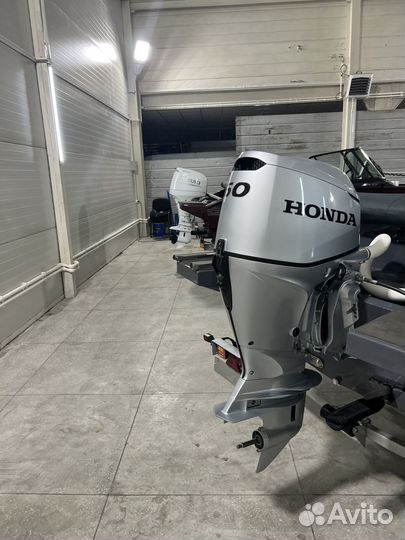 Windboat 4.6 dcx + yamaha f60