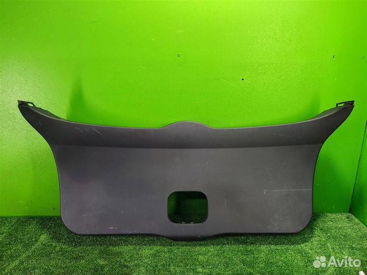 Обшивка крышки багажника Toyota Auris E150 2009