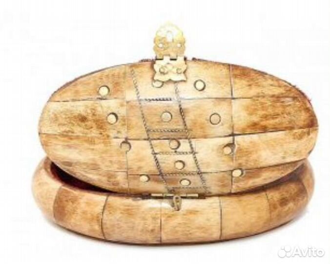 Шкатулка из кости буйвола и латуни Индия