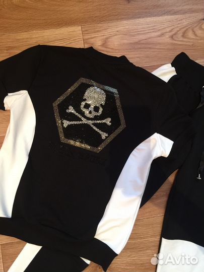 Спортивный костюм