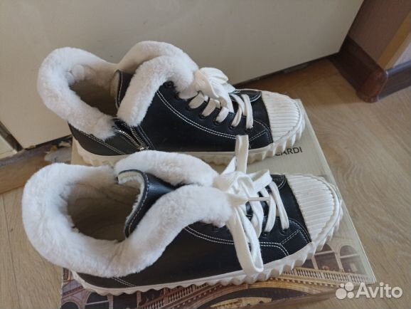 Продам кеды осень-весна на меху р. 38 черные