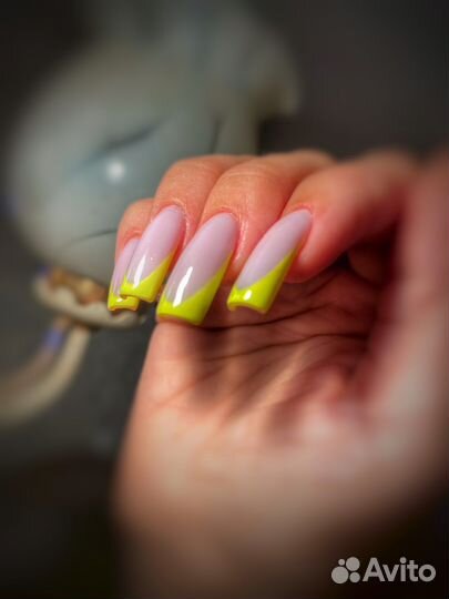 Маникюр педикюр