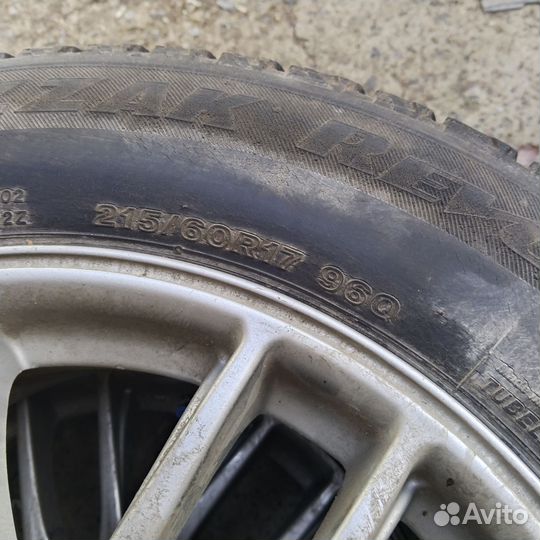 Bridgestone Blizzak Revo2 215/60 R17