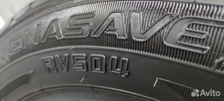 Dunlop Enasave RV504 215/60 R17