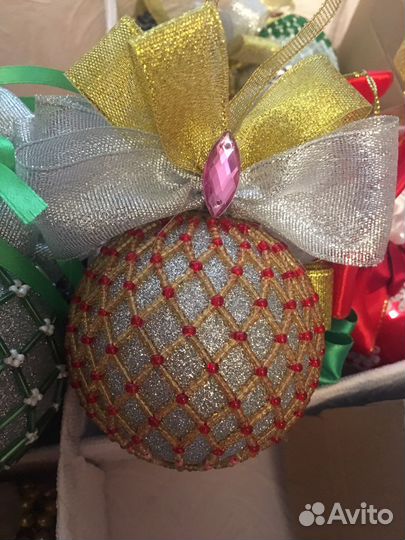 Елочные шарики