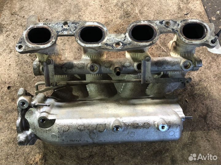Коллектор впускной Nissan SR20DE