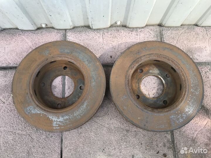 Диск тормозной передний пара Mitsubishi Colt Z30