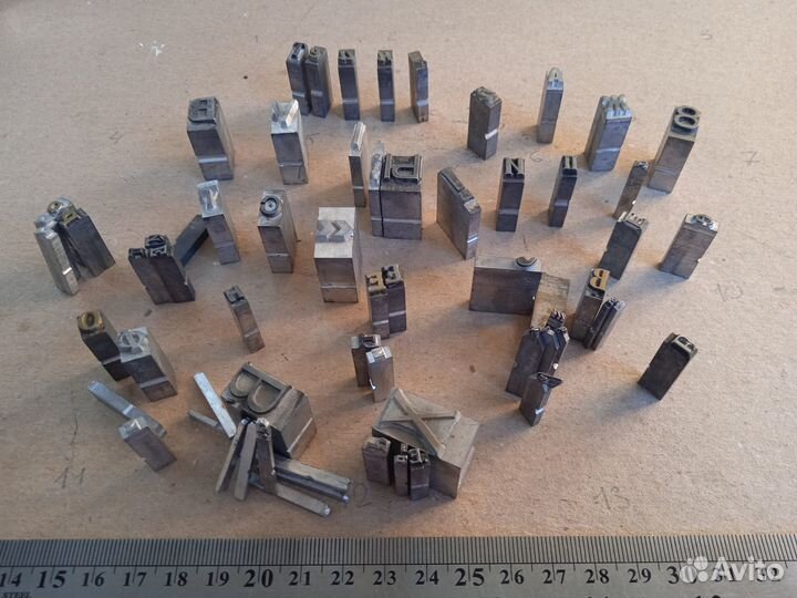 Литеры и пробельные элементы. Экспонат