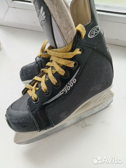 Коньки хокейные