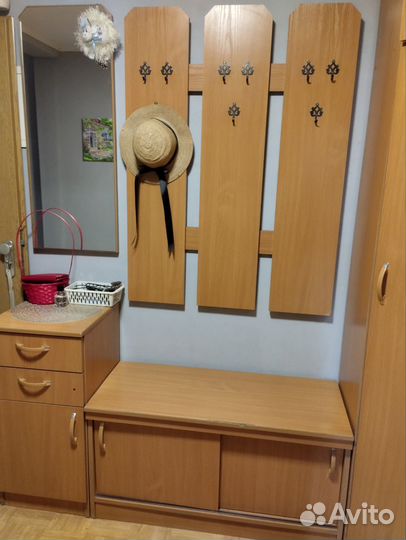 Угловой шкаф в прихожую