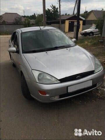 Ford Focus 1.8 МТ, 2000, битый, 150 000 км
