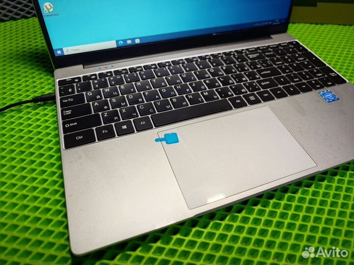 Новый ноутбук Core i7-7500U / 16Gb / 512ssd