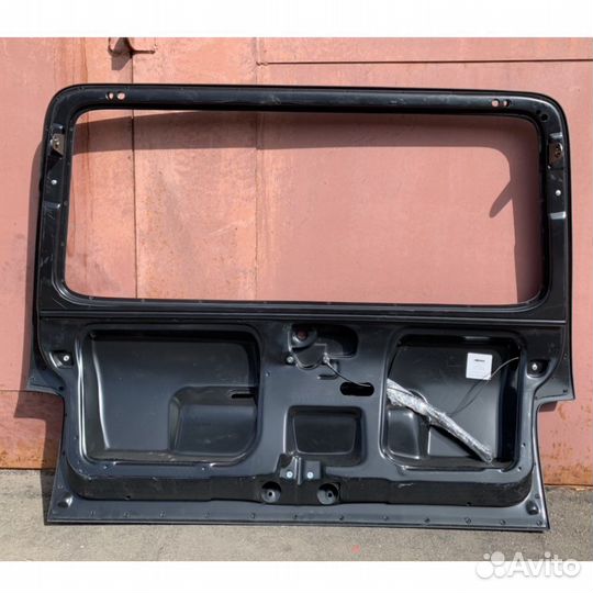 Задняя дверь Нива новая