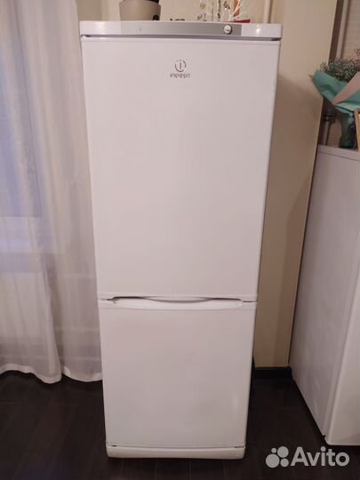 Холодильник indesit