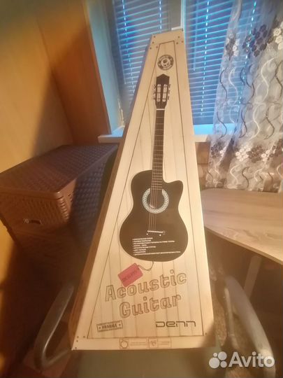 Акустическая гитара
