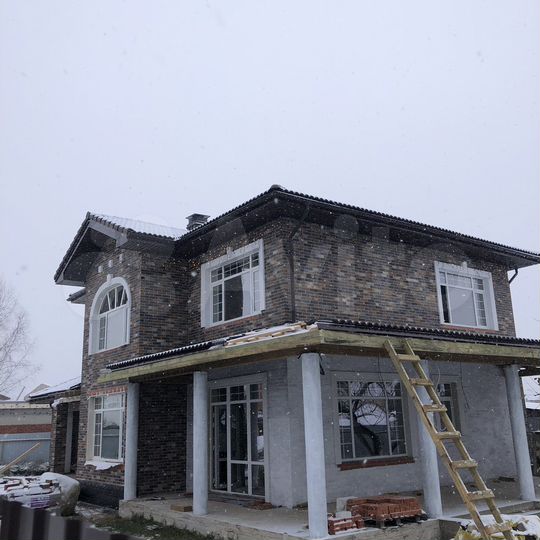 Дом 280 м² на участке 8 сот.