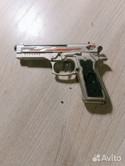 Пистолет железный