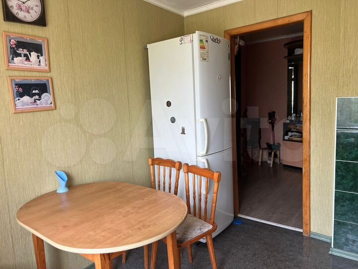 2-к. квартира, 52 м², 2/3 эт.