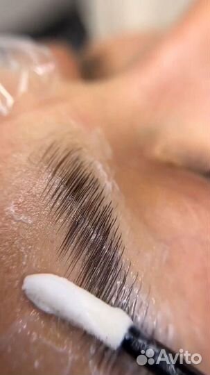 Вакансия мастер бровист