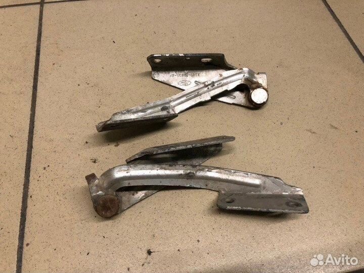 Петля капота Ford Focus дизель 2000