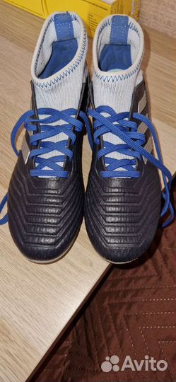 Футбольные бутсы adidas predator