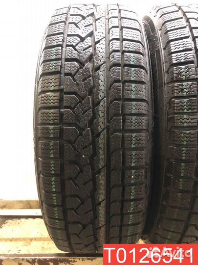 Kumho I'Zen RV Asymmetric 215/60 R17 97H