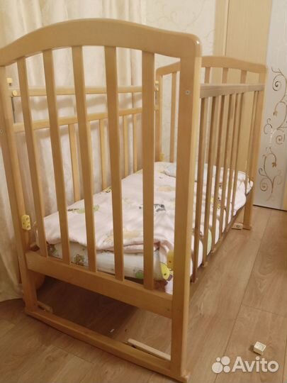 Детская кроватка