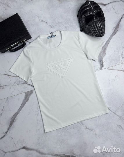 Футболка prada