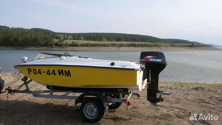 Катер с мотором и телегой Радуга