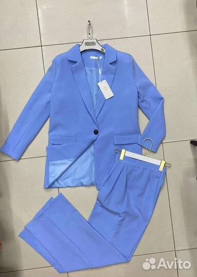 Брючный костюм женский