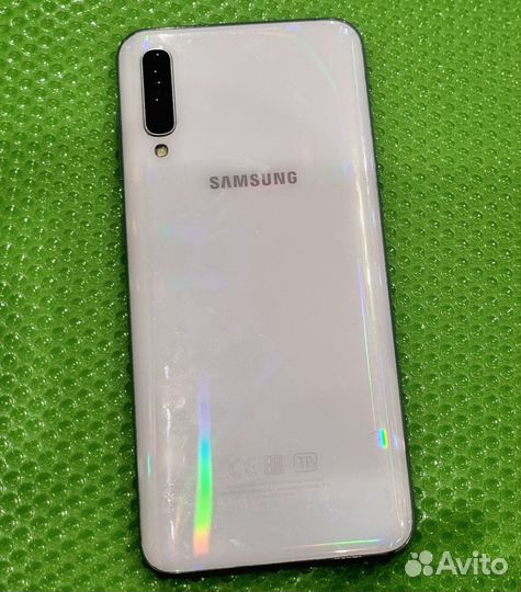 Samsung Galaxy A50, 4/64 ГБ