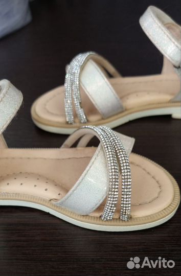 Сандалии для девочки