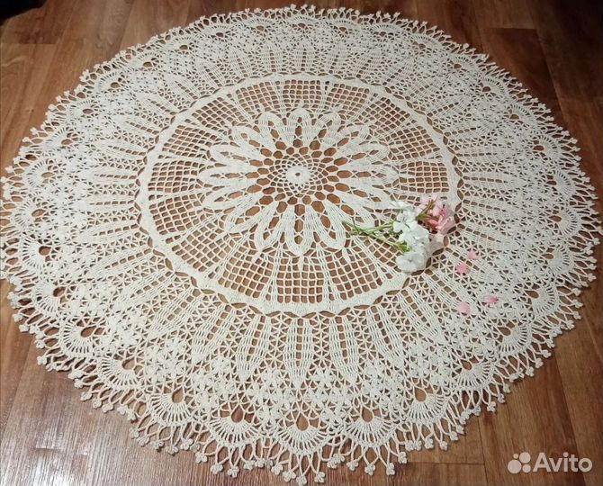 Скатерть круглая вязаная ажурная Льняная
