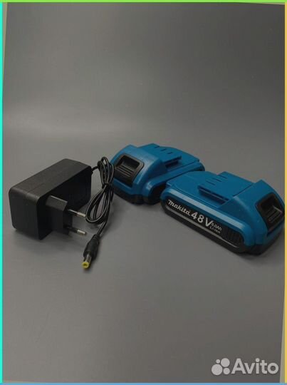 Шуруповерт Makita 21V с битами с уровенем