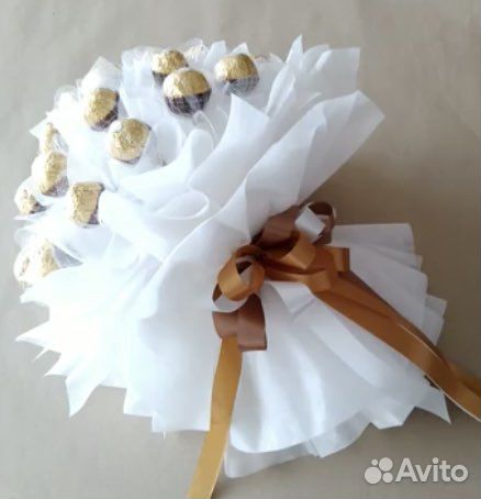 Букеты и поделки из конфет